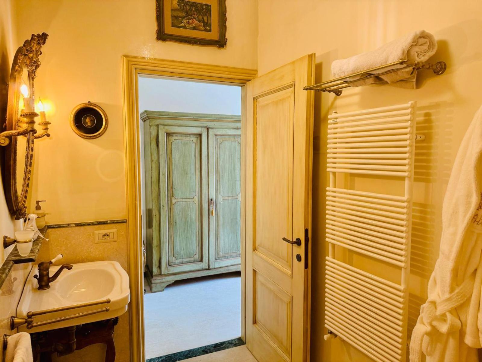La Casa Di Agartha Bed & Breakfast Bolsena Bagian luar foto
